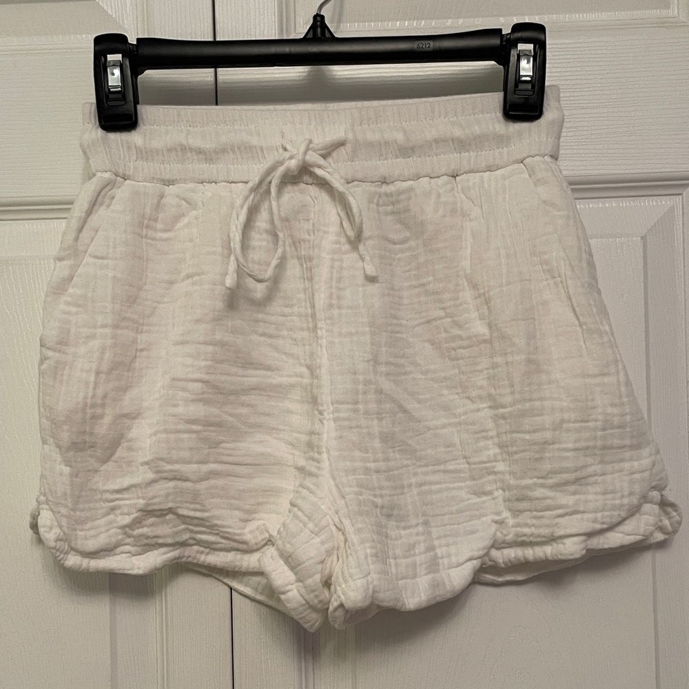 🌷H&M White XS Lined Cotton Shorts